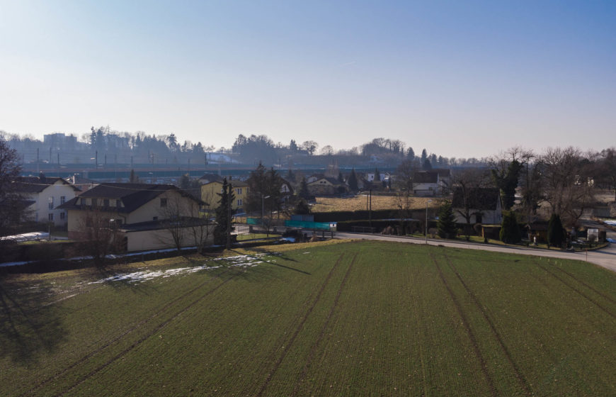 Bauplatz vor Baubeginn
