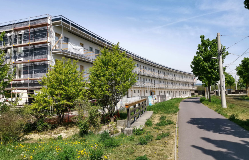 Laubengang WDVS Heliosallee