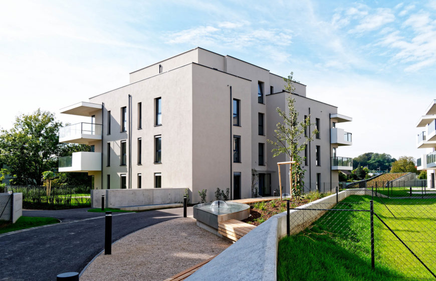 Punkthaus Platzgestaltung Wasserbecken